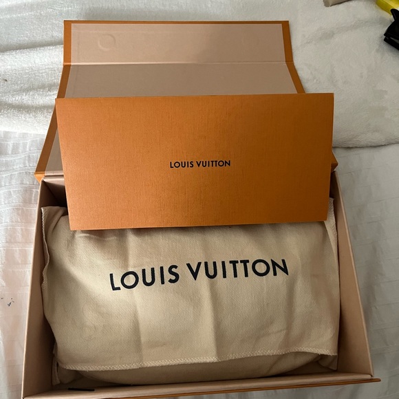 Louis Vuitton Multi Pochette Accessoires - Picture 8 of 8